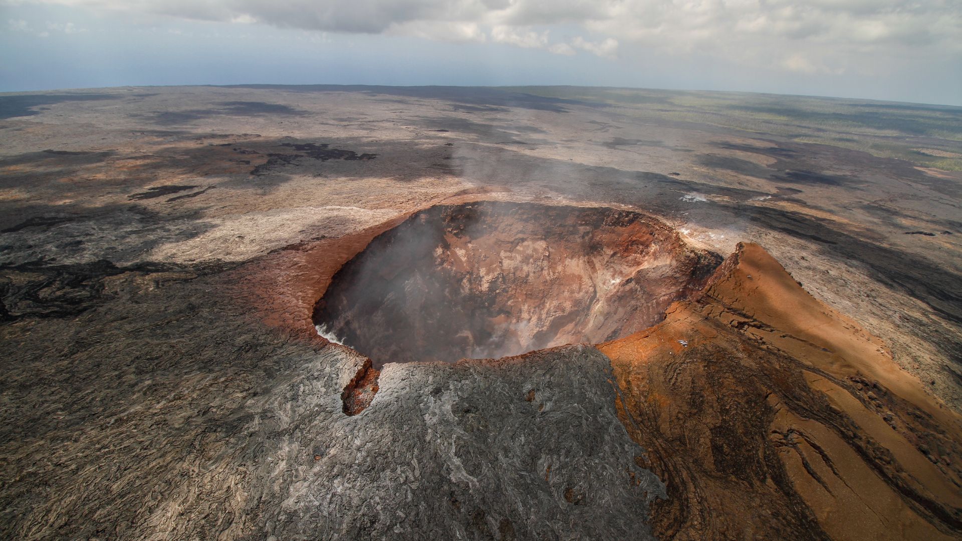 Mauna Loa Volcano from top