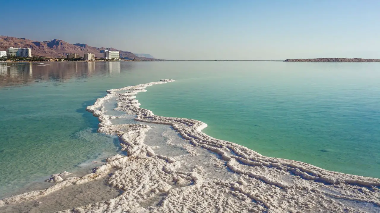 Weather effect on Dead Sea salt